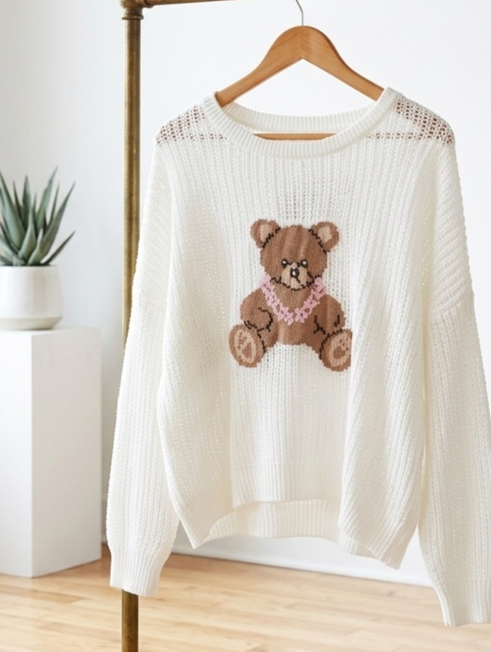Hollister White Knit Sweater with Brown Teddy Graphic